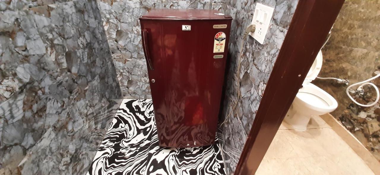 Aggarwal Luxury Room With Private Kitchen Washroom And Balcony Along With Fridge, Ac, Android Tv, Wifi In Main Lajpat Nagar Nova Deli Exterior foto